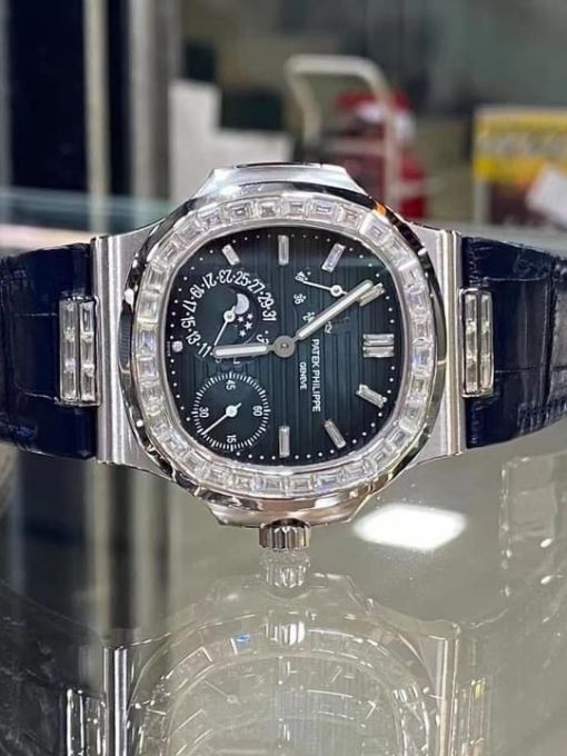 Đồng Hồ: Patek philippe Nautilus  5724 Custom Moisante Baguete Hong Kong Rep 1:1