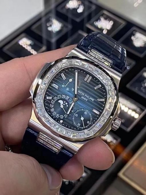 Đồng Hồ: Patek philippe Nautilus  5724 Custom Moisante Baguete Hong Kong Rep 1:1