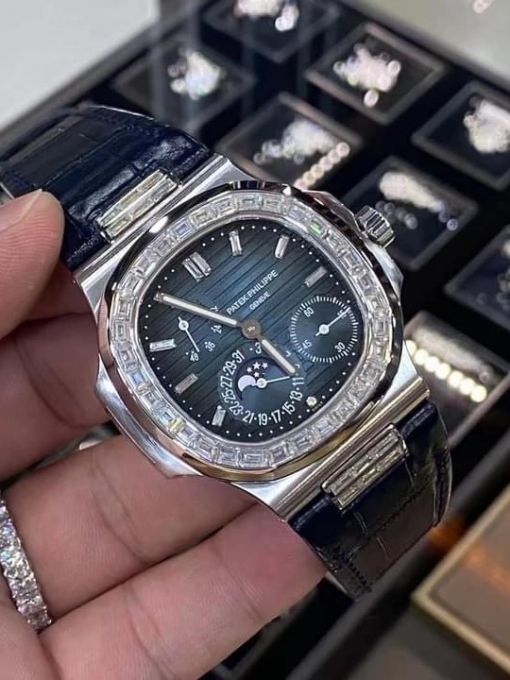 Đồng Hồ: Patek philippe Nautilus  5724 Custom Moisante Baguete Hong Kong Rep 1:1