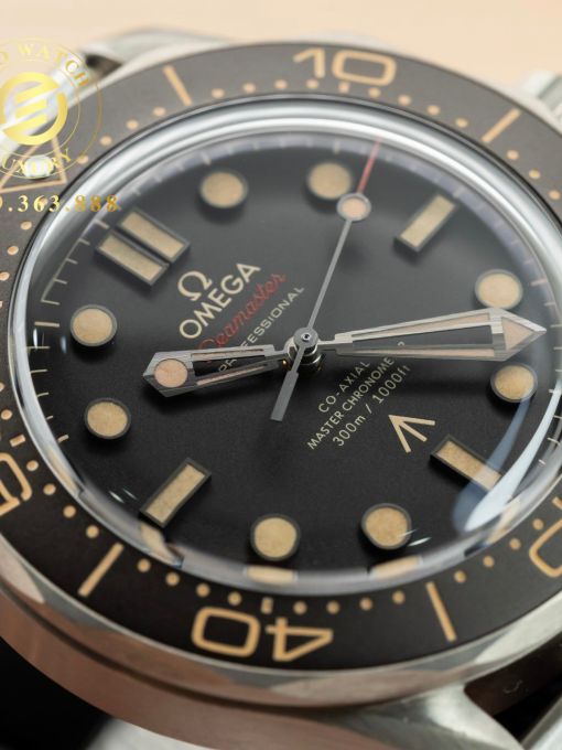 Đồng Hồ: Omega Seamaster Diver 42MM 300M 007 Edition Mặt Đen Dây Kim Loại Kèm Dây Vải Rep 1:1