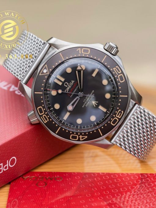 Đồng Hồ: Omega Seamaster Diver 42MM 300M 007 Edition Mặt Đen Dây Kim Loại Kèm Dây Vải Rep 1:1