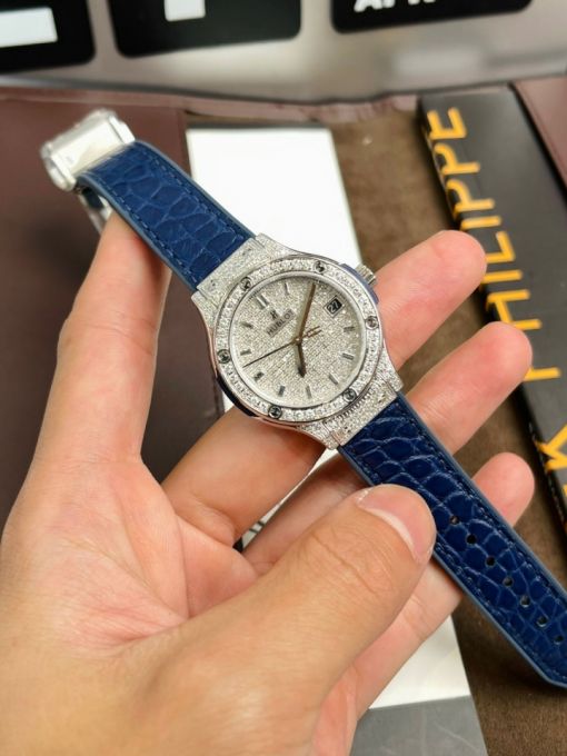 Đồng hồ HUBLOT Classic Fusion 33mm Blue Chế Tác Full Kim Moissanite Hongkong Rep 1:1