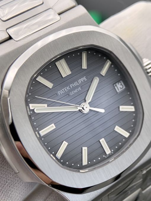 Đồng Hồ Patek Philippe Nautilus 5711 40mm Blue Dial Rep 1:1