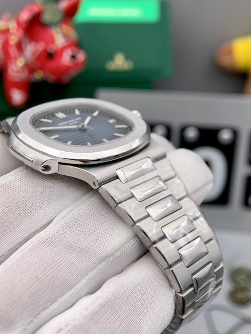 Đồng Hồ Patek Philippe Nautilus 5711 40mm Blue Dial Rep 1:1