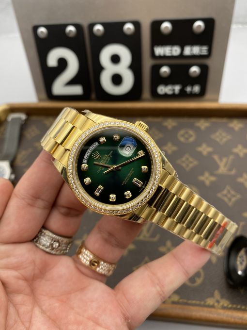 Đồng Hồ : ROLEX DAY-DATE 36MM GREEN GOLD SIÊU CẤP MÁY THỤY SĨ ETA 