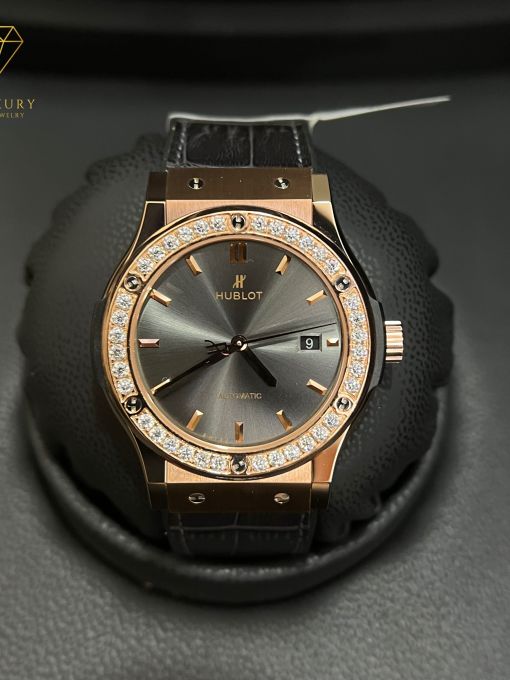 Đồng Hồ HUBLOT Classic Fusion 42mm King Gold Đính Kim Cương Moisante Rep 1:1  