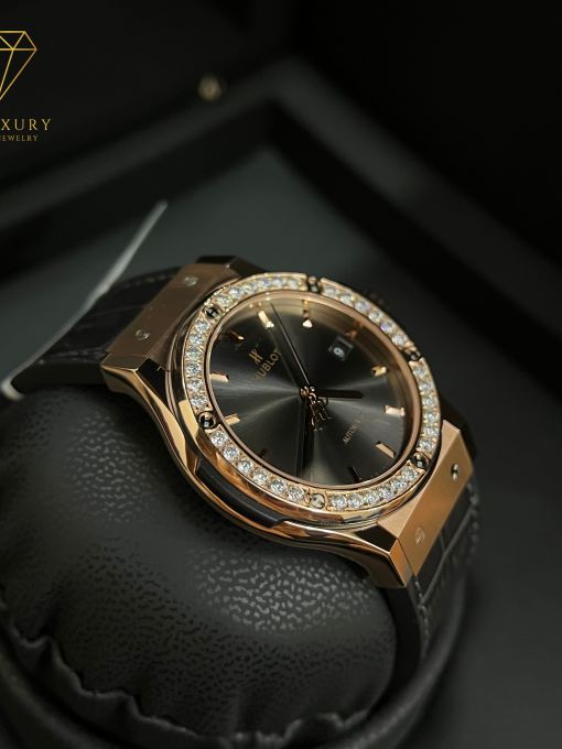 Đồng Hồ HUBLOT Classic Fusion 42mm King Gold Đính Kim Cương Moisante Rep 1:1  