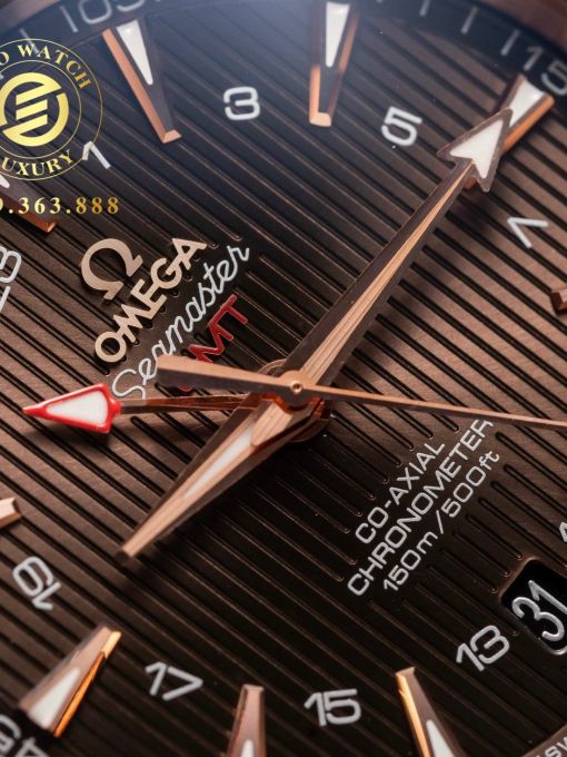 Đồng Hồ: Omega Seamaster Aqua-Terra 43MM Demi Vàng Hồng Chocolate Kim GMT Rep 1:1