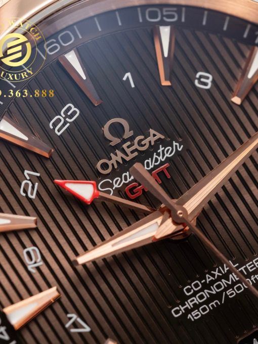 Đồng Hồ: Omega Seamaster Aqua-Terra 43MM Demi Vàng Hồng Chocolate Kim GMT Rep 1:1