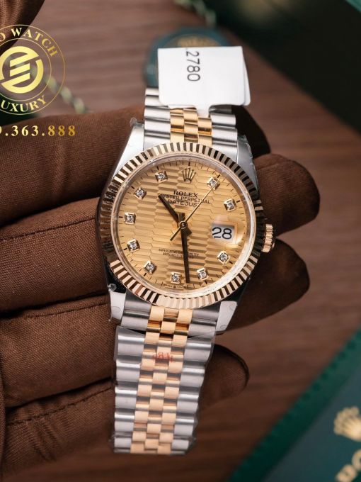 Đồng Hồ: Rolex Datejust 126233 36mm Bọc Vàng Mặt Số Vân Xếp Lớp