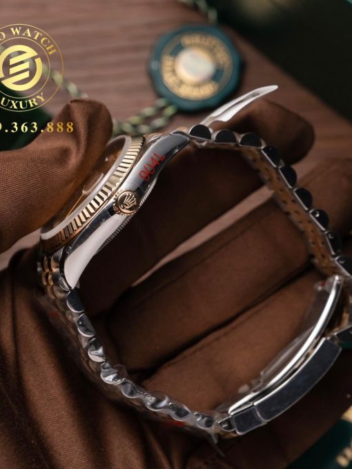 Đồng Hồ: Rolex Datejust 126233 36mm Bọc Vàng Mặt Số Vân Xếp Lớp