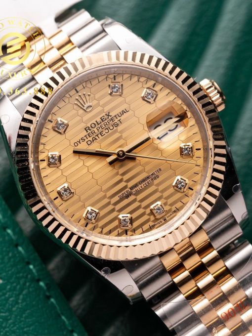 Đồng Hồ: Rolex Datejust 126233 36mm Bọc Vàng Mặt Số Vân Xếp Lớp