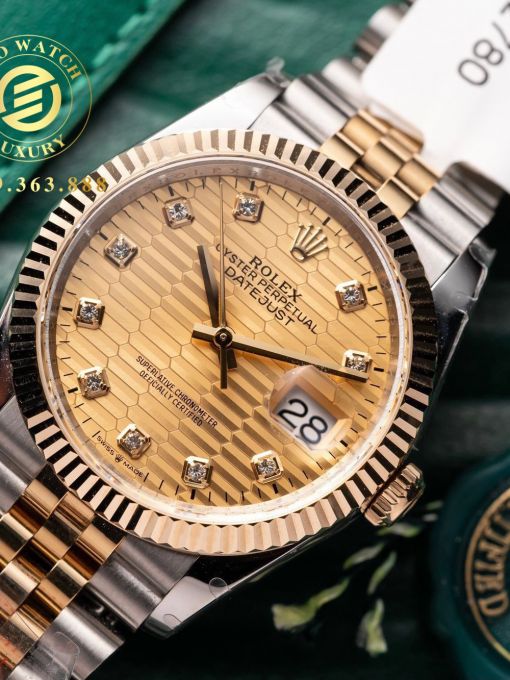 Đồng Hồ: Rolex Datejust 126233 36mm Bọc Vàng Mặt Số Vân Xếp Lớp