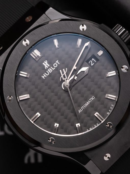 Hublot Classic Fusion 42MM Vỏ Titanium Niềng Ceramic Mặt Đen Carbon Rep 1:1