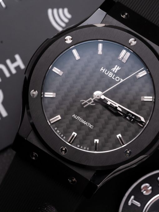 Hublot Classic Fusion 42MM Vỏ Titanium Niềng Ceramic Mặt Đen Carbon Rep 1:1