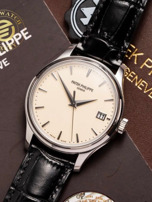 Đồng Hồ Patek Philippe Calatrava 5227 39mm Vỏ Trắng Mặt Số Trắng Sữa Đáy Cậy Rep 1:1 