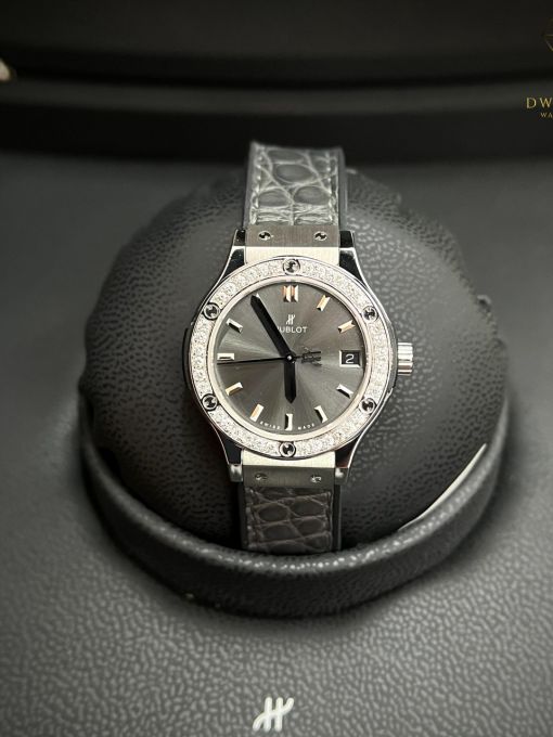 Đồng Hồ Nữ HUBLOT Classic Fusion 33mm Gray Dial Rep 1:1 Đính Kim Cương Tự Nhiên 