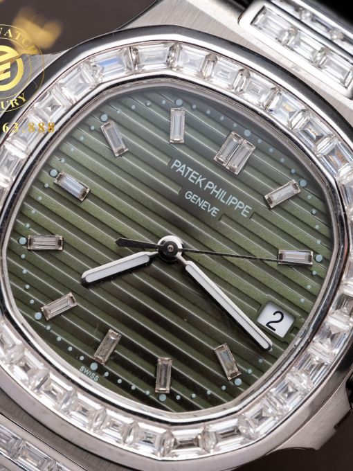 Đồng Hồ: Patek Philippe Nautilus 5711 40MM Mặt Xanh Oliu Đính Kim Cương Moissanite Baguette Hongkong