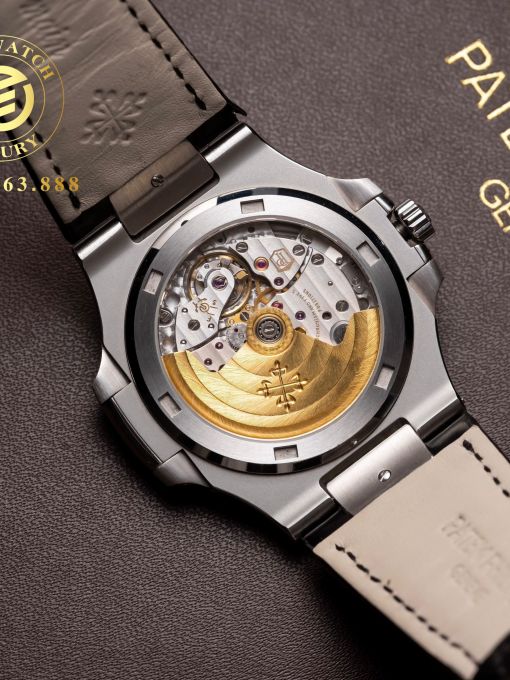 Đồng Hồ: Patek Philippe Nautilus 5711 40MM Mặt Xanh Oliu Đính Kim Cương Moissanite Baguette Hongkong