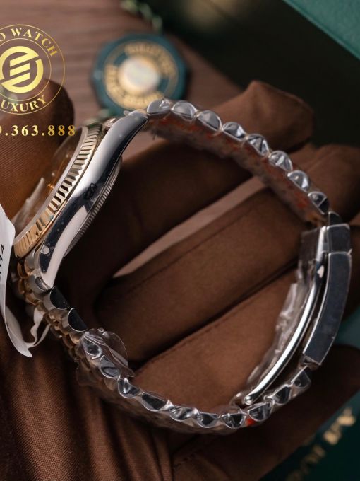 Đồng Hồ: Rolex Datejust 126233 Bọc Vàng Cọc Số Vàng Chải Tia 1:1