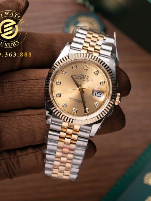 Đồng Hồ: Rolex Datejust 126233 Bọc Vàng Cọc Số Vàng Chải Tia 1:1