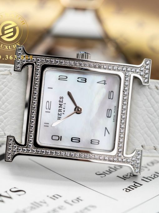 Đồng Hồ: Hermes Heure H Ladies 26x26MM Mặt Khảm Trai Viền Đá CZ Dây Da Trắng Máy Pin Rep 1:1