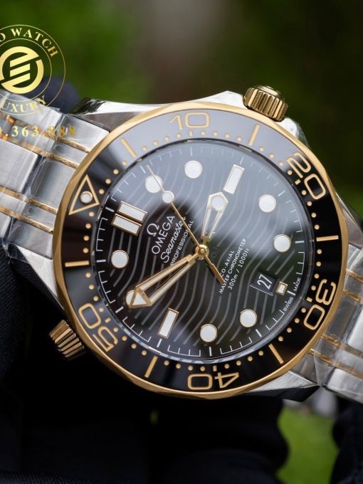 Đồng Hồ: Omega Seamaster Diver 300M 42mm Mặt Đen Kèm Dây Caosu Nguyên Bản Rep 1:1