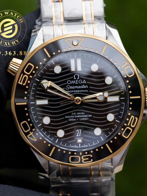 Đồng Hồ: Omega Seamaster Diver 300M 42mm Mặt Đen Kèm Dây Caosu Nguyên Bản Rep 1:1