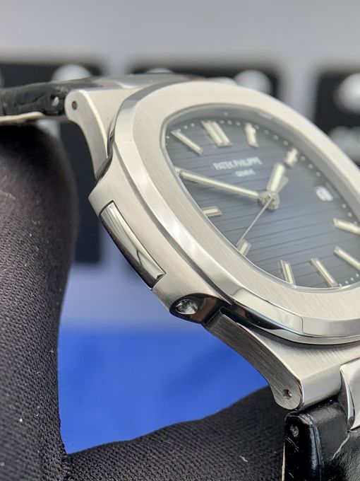 ĐỒNG HỒ PATEK PHILIPPE NAUTILUS 5711R-001 DÂY DA BẢN REP 1:1 