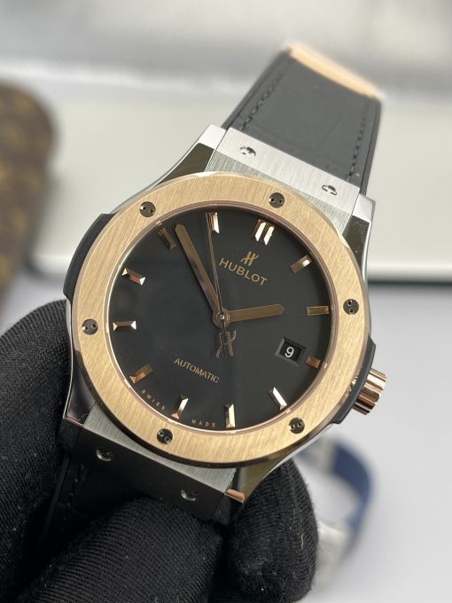 Đồng Hồ HUBLOT Classic Fusion Rose Gold Dial Black 42mm  New 2022