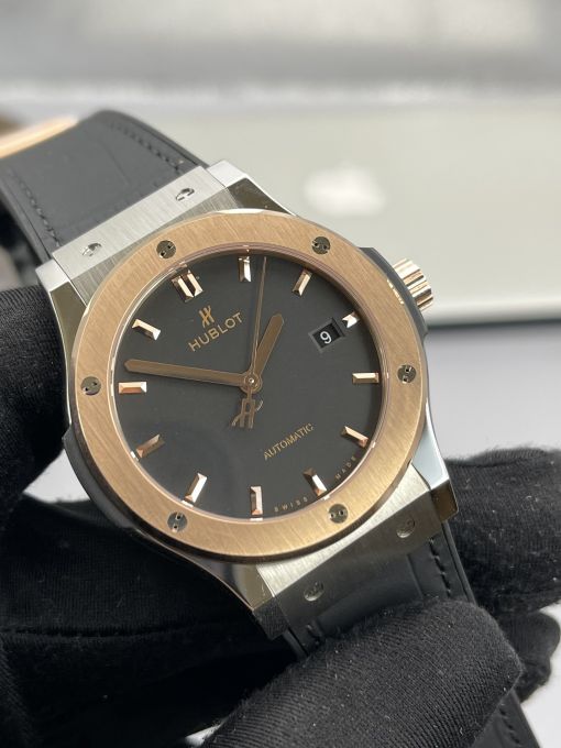 Đồng Hồ HUBLOT Classic Fusion Rose Gold Dial Black 42mm  New 2022