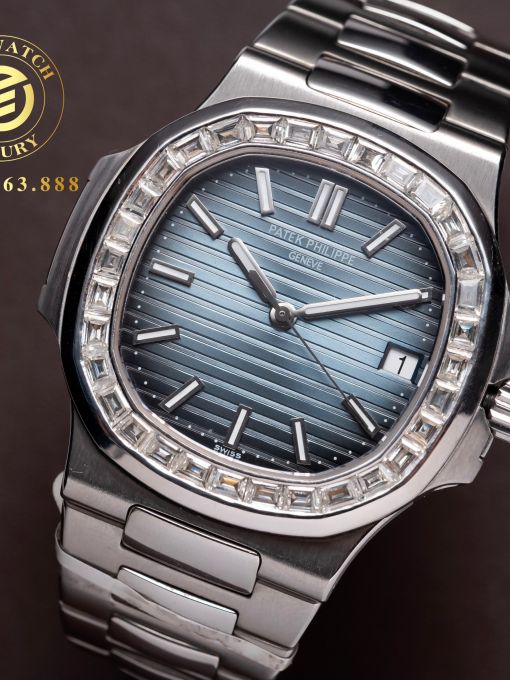 Đồng Hồ: Patek Philippe Nautilus 5711 Mặt Số Xanh Blue Viền Moissanite Baguette 