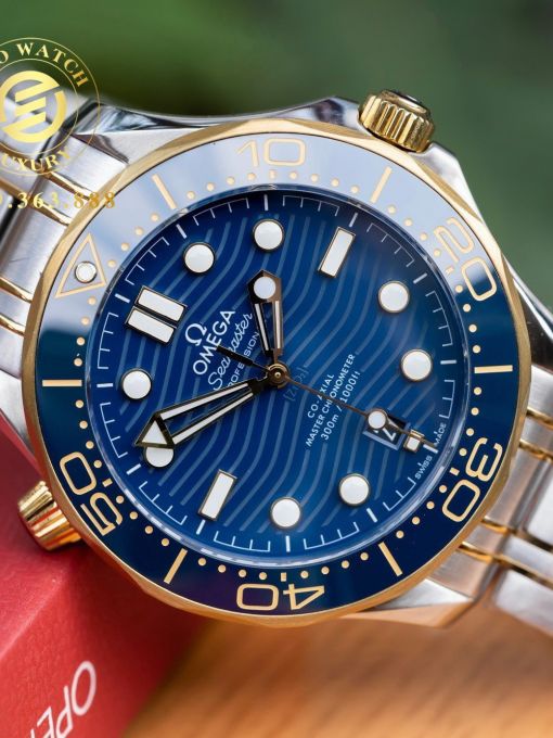 Đồng Hồ: Omega Seamaster Diver 300M 42mm Mặt Xanh Navy Kèm Dây Caosu Nguyên Bản Rep 1:1