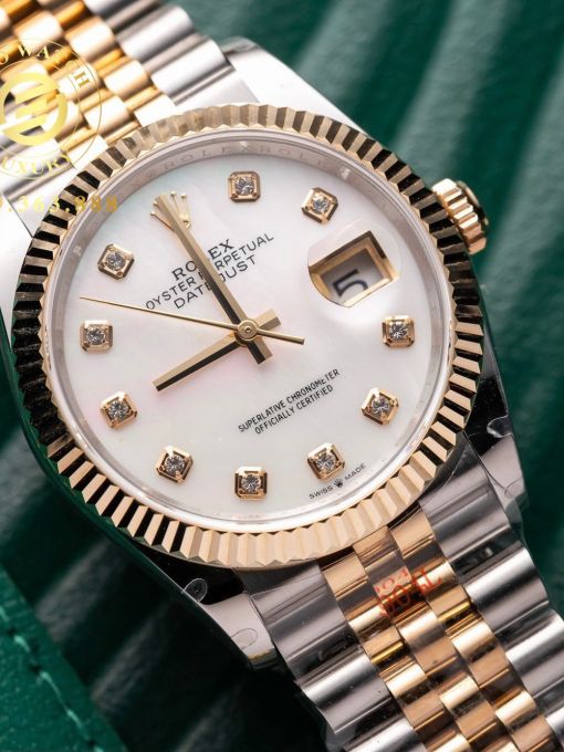 Đồng Hồ: Rolex Datejust 126233 Bọc Vàng Mặt Số Khảm Trai