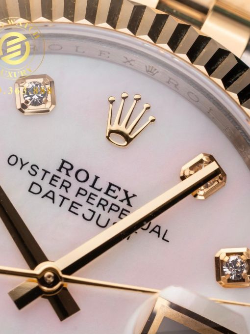 Đồng Hồ: Rolex Datejust 126233 Bọc Vàng Mặt Số Khảm Trai