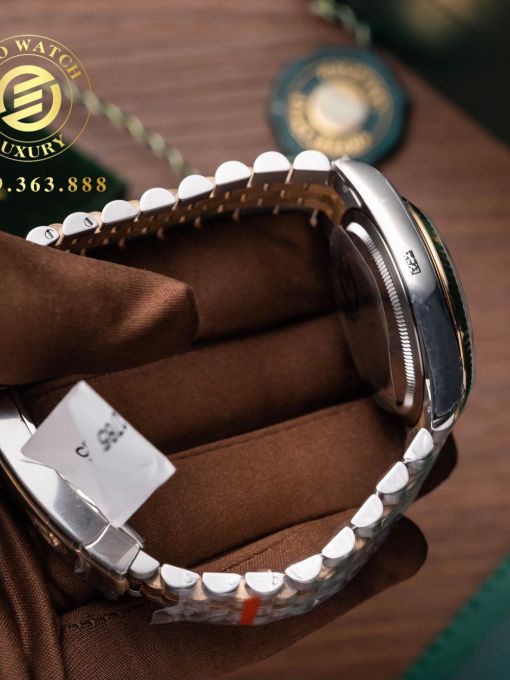 Đồng Hồ: Rolex Datejust 126233 Bọc Vàng Mặt Số Khảm Trai